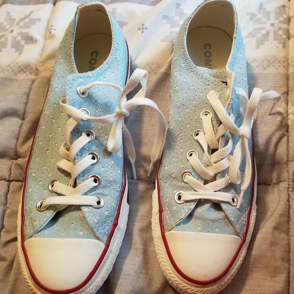 Light blue star converse